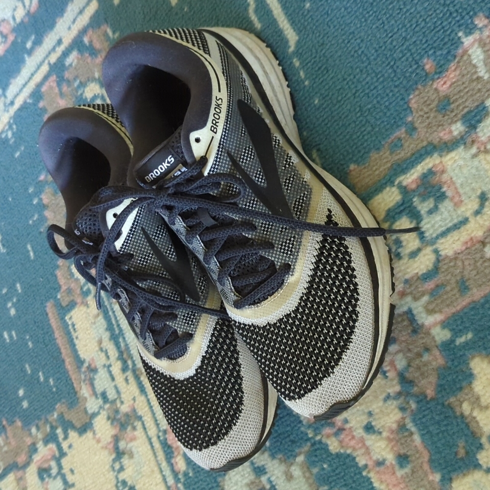 Women's Brooks Revel